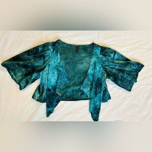 BKE Boutique Emerald Wash Velvet DrapeFront Throw Over - size medium